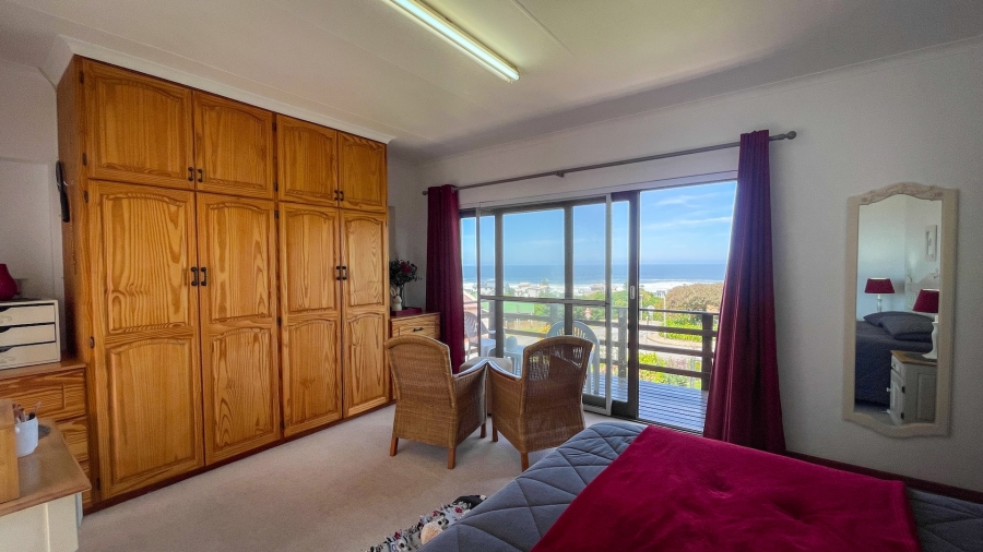 5 Bedroom Property for Sale in Glentana Western Cape